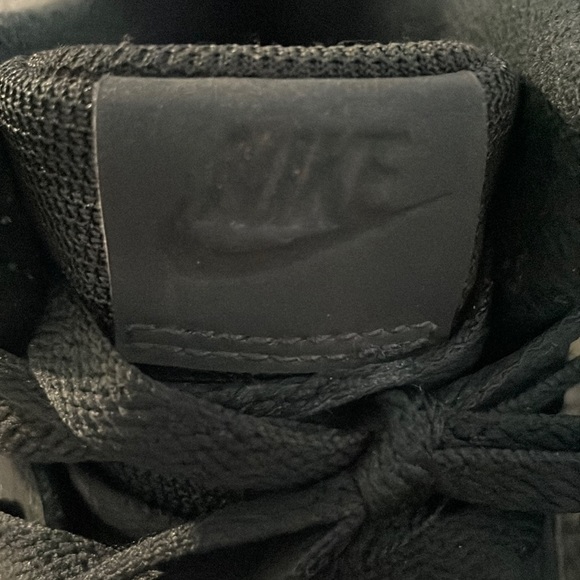 Nike shoes - Picture 6 of 7